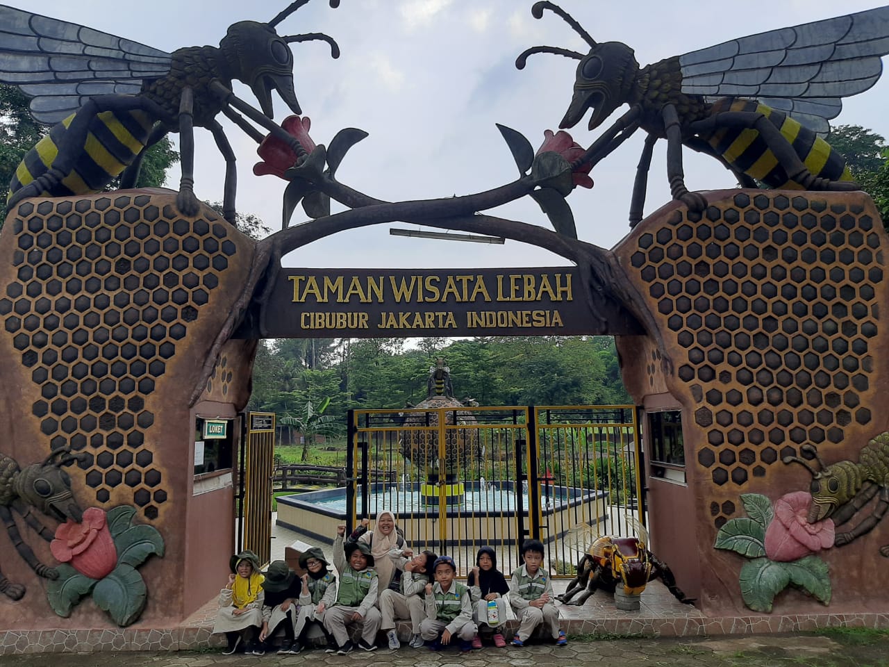 Belajar ke Taman Wisata Lebah Cibubur Sekolah Kebun AlQalam